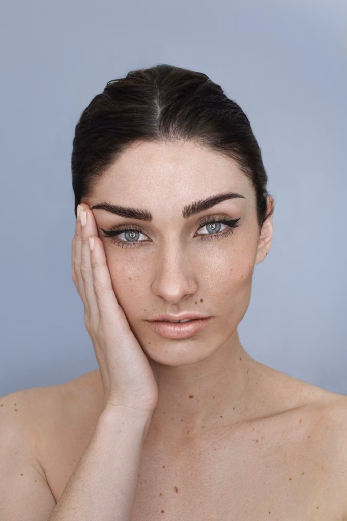 Augebrauen_Wimpern Augenbrauen & Wimpern Behandlung